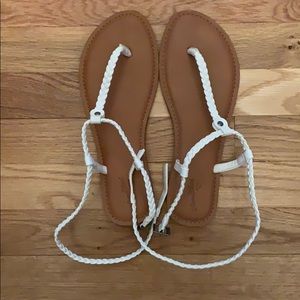 Size 9 Universal Thread sandals